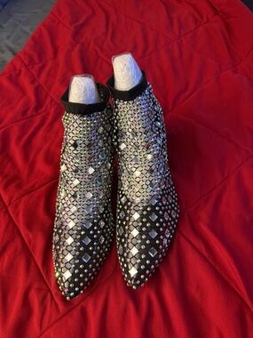 Iridescent Embellished Pointed Ankle Boots - Black